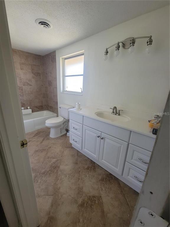 Building Photo - 305 Hammock Terrace