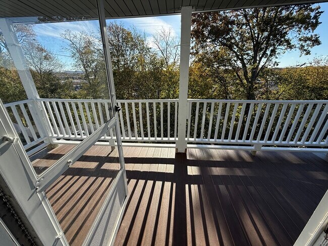 Building Photo - 17 Wales St