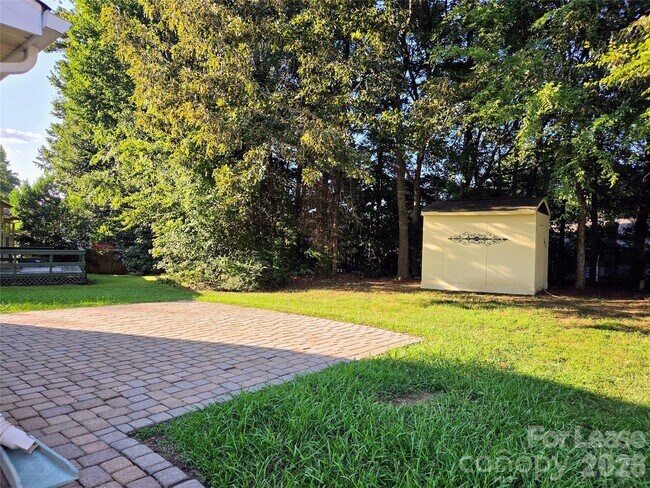 Building Photo - 5401 Groveton Ct