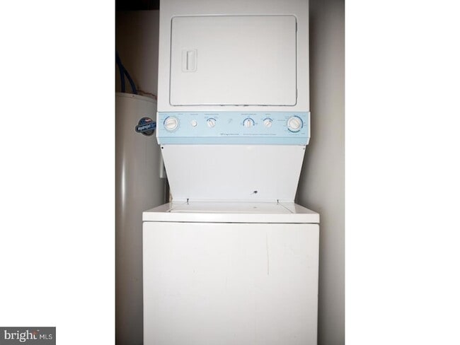 Building Photo - 1531 Poplar St