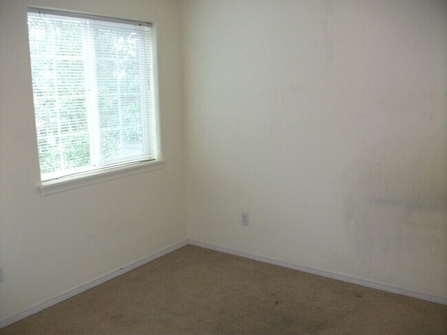 Building Photo - 15012 NE 68th Way