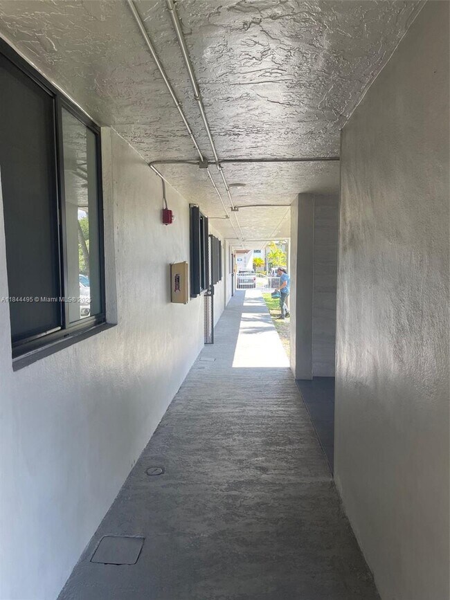 Building Photo - 10290 NW 9th St Cir