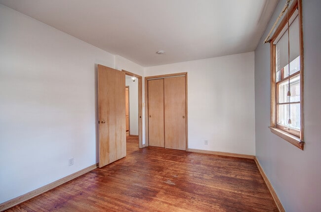 Building Photo - 509 E Jefferson St