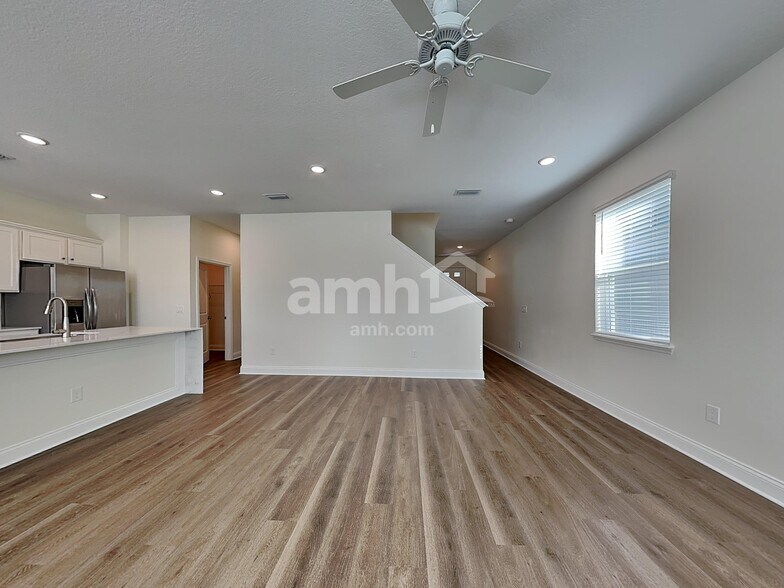 Building Photo - 5702 Oesterle Rd