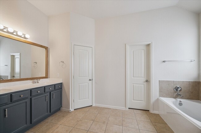 Building Photo - 10914 Visconti Ct