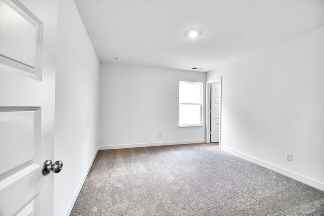 Building Photo - 404 W Monroe St