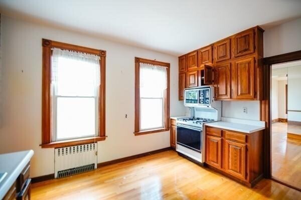 Building Photo - 174 Pleasant St