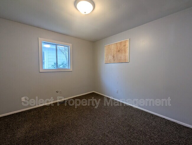 Building Photo - 5425 Webster St