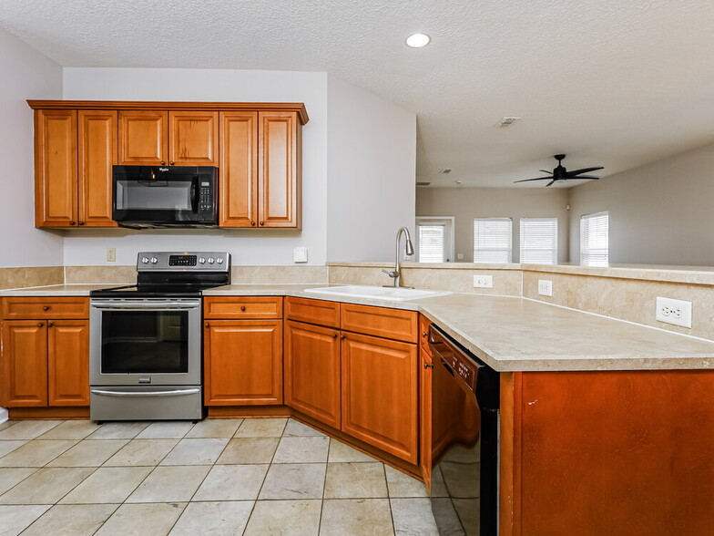 Building Photo - 6267 Pendragon Pl