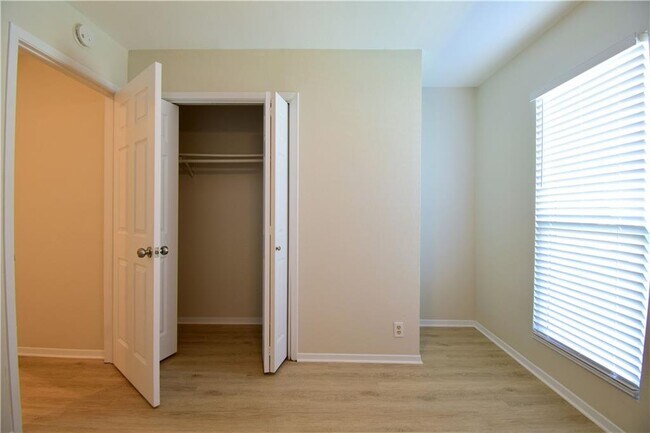 Building Photo - 12302 Deer Falls Dr