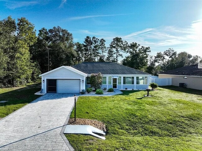 Building Photo - Private Screen in Pool Home 3/2 in Kingsland Country Estates