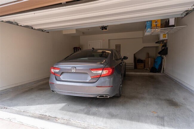 Building Photo - 2827 Manor Rd