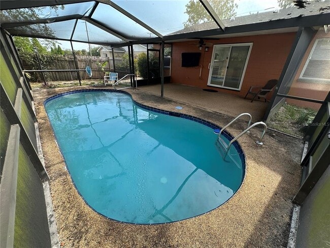 Building Photo - 6818 S Himes Ave