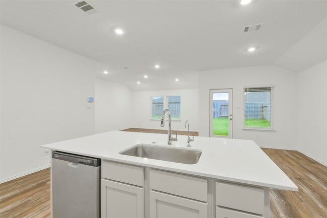 Building Photo - 14980 Timber Pnes Dr
