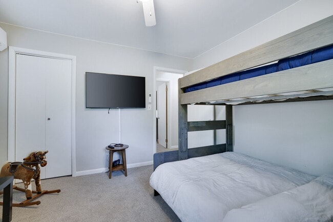 Building Photo - 141 Tommy's Ln