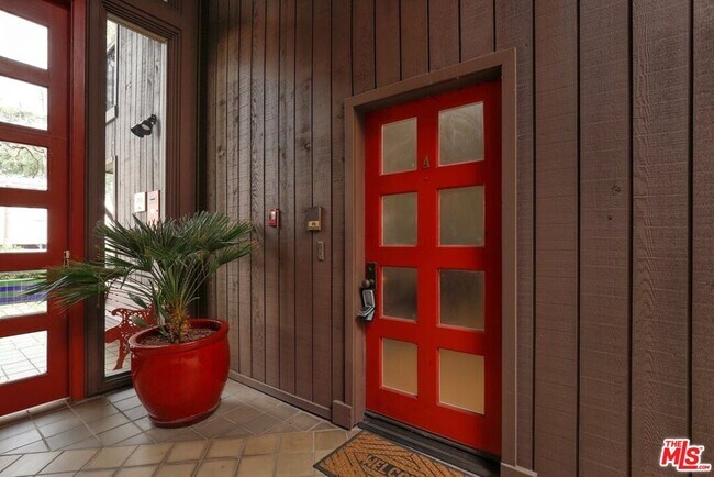 Building Photo - 848 Lincoln Blvd