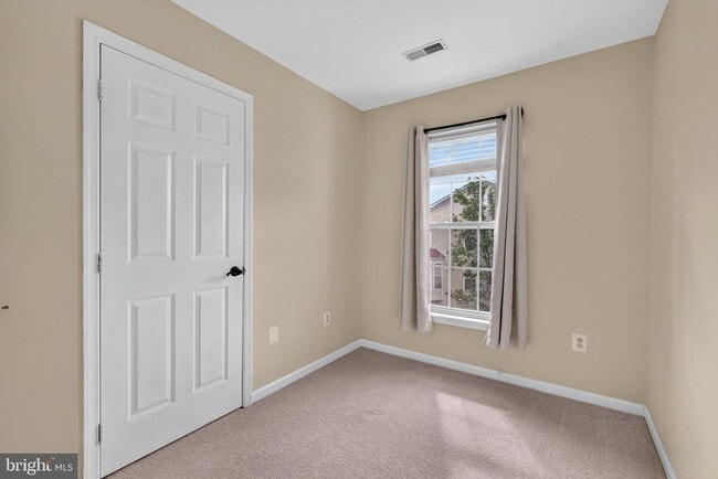 Building Photo - 5950 Ians Way