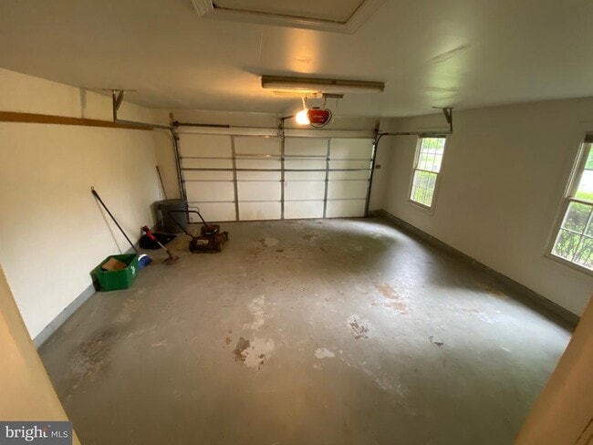 Building Photo - 9621 Bainbridge Ct