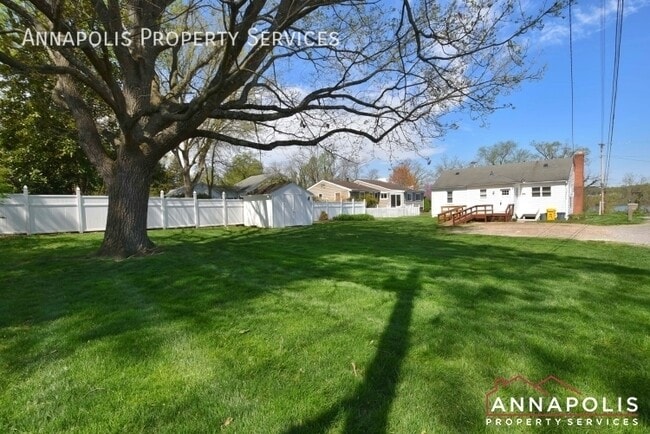 Building Photo - 3043 Riva Rd