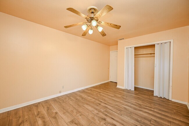 Building Photo - 10302 Woodwind Dr