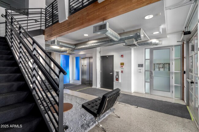 Building Photo - 1326 N Central Ave