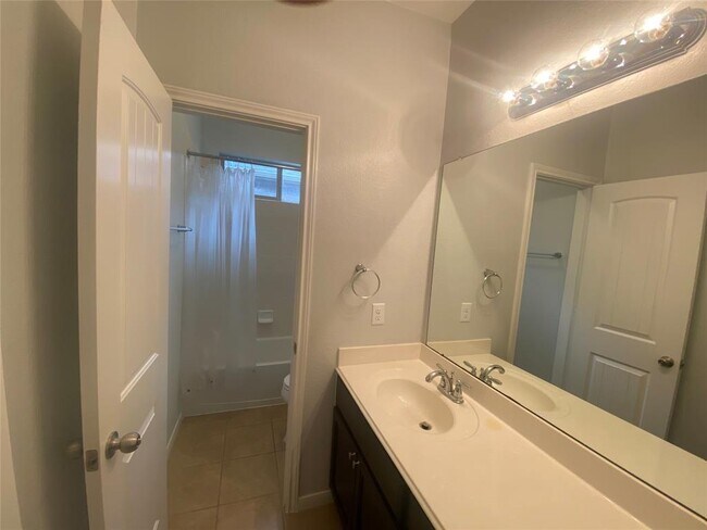 Building Photo - 127 Clearmont Pl