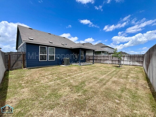 Building Photo - 4105 Paddock Trl