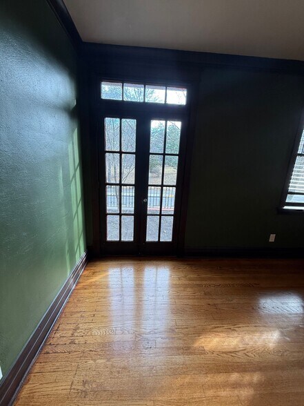 Building Photo - 2641 S Kingshighway Blvd