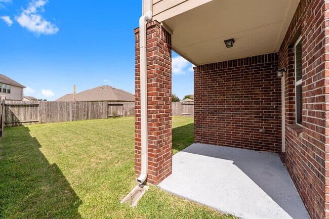 Building Photo - 18115 Fernwood Bend Dr