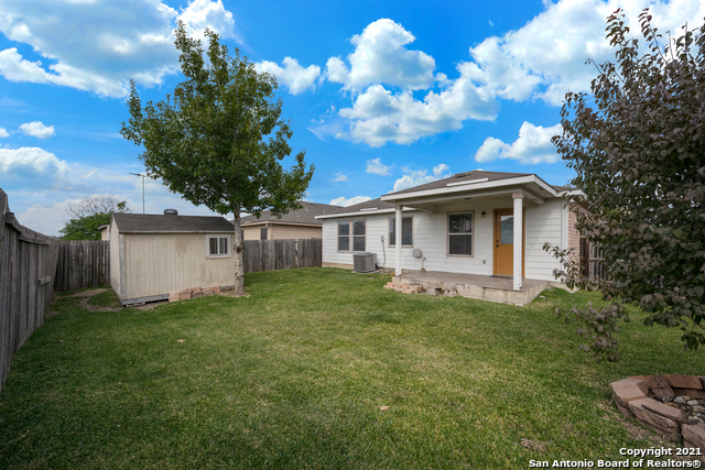 Building Photo - "Charming 3-Bedroom Home with 2 Full Baths...