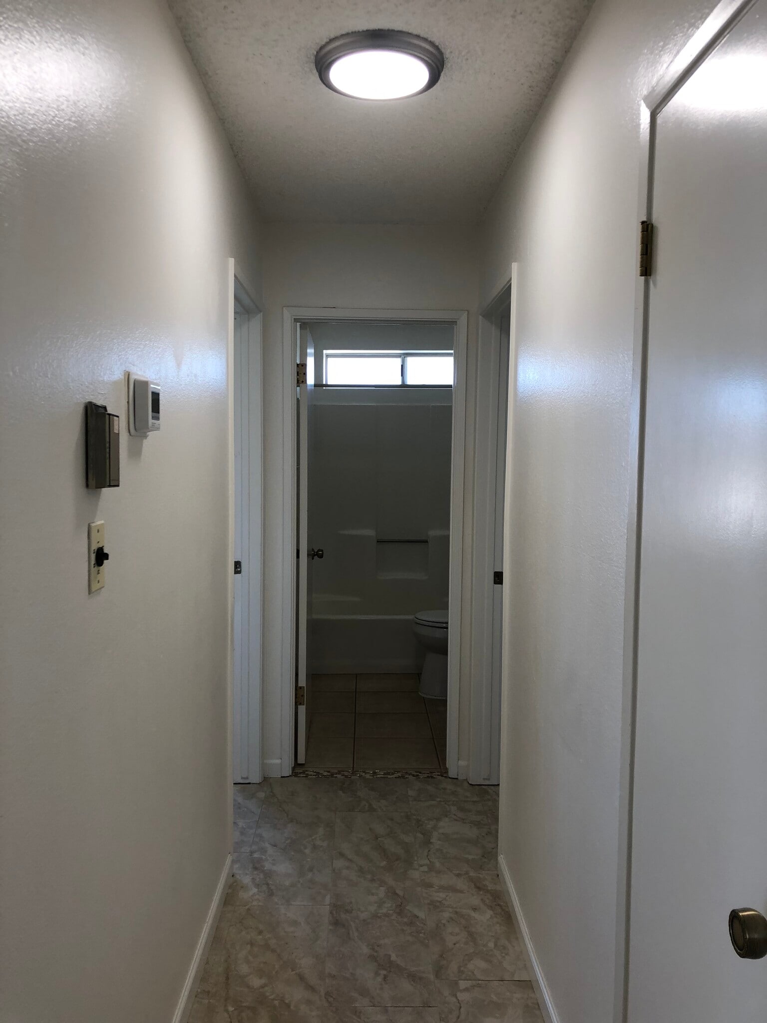 Building Photo - 408 W Felspar Ave
