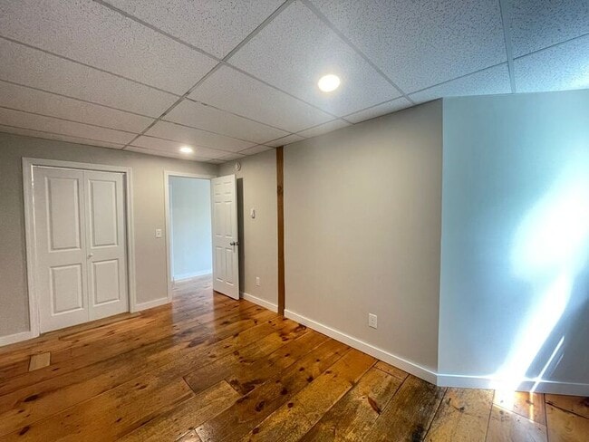 Building Photo - 16 Crystal Ave