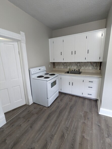 Building Photo - 515 E Pierce St., Apt.A