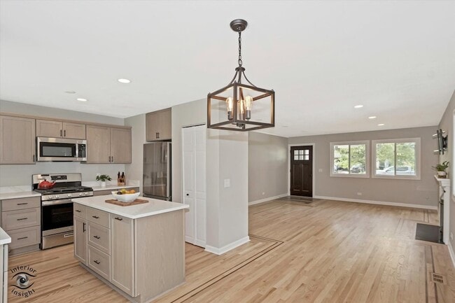 Building Photo - 30W181 Foxboro Ct