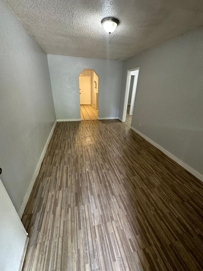 Building Photo - 2845/2847 W 6th St.