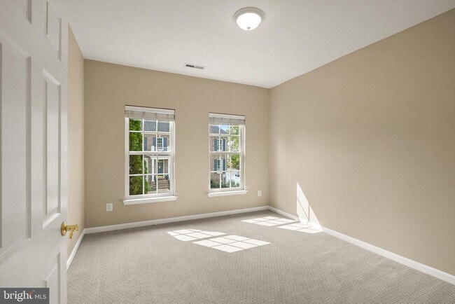 Building Photo - 43616 Carradoc Farm Ter