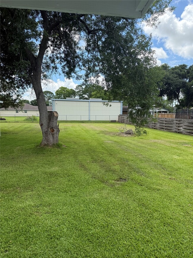 Building Photo - 8926 Courtney Dr