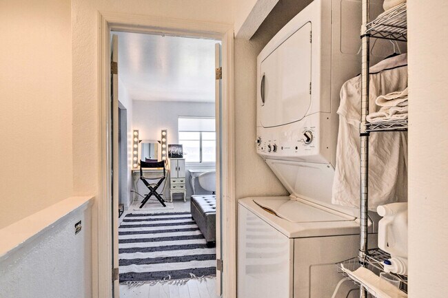 Building Photo - 800 Innes Ave