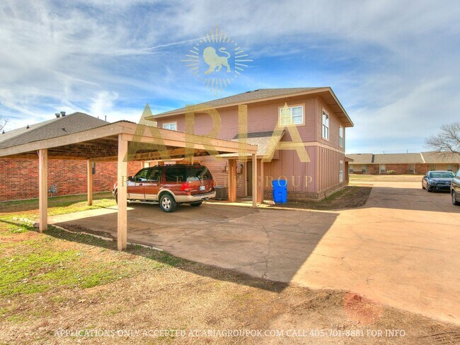 Building Photo - *639-641 Welston Cr.