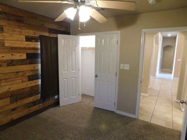 Building Photo - 244 Ariana Ct