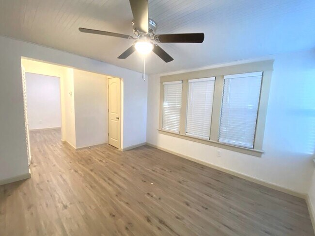 Building Photo - 2177 Weston Way