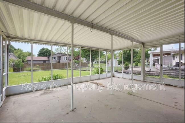 Building Photo - 15593 Fox Plains Dr