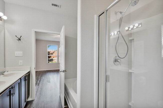 Building Photo - 3013 Whispering Pine Blvd