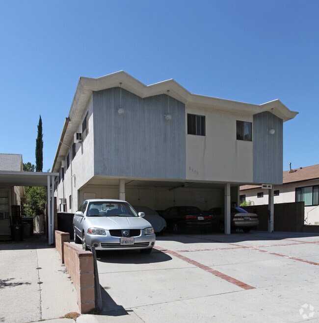 Building Photo - 1131 Elm Ave