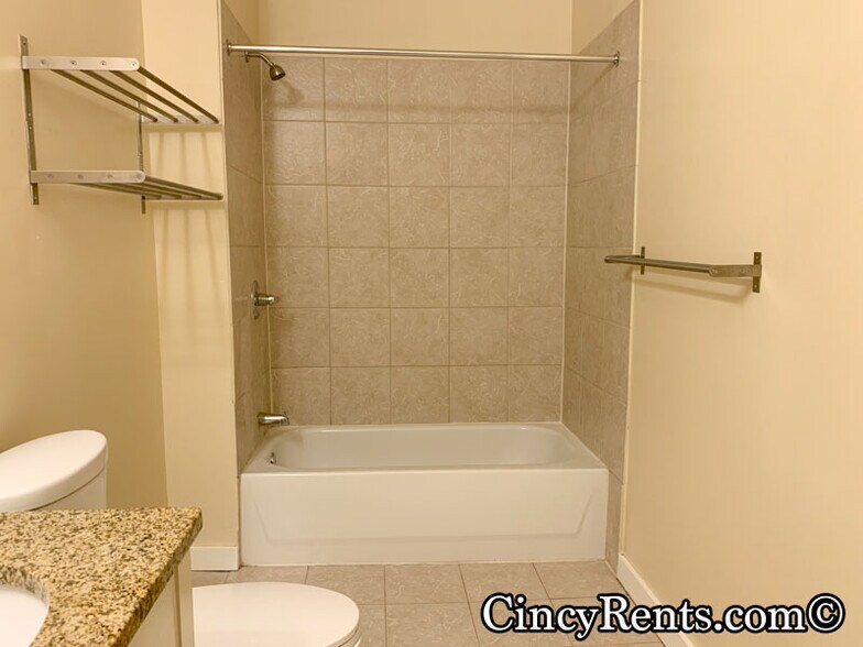 Building Photo - 525 Liberty Hl