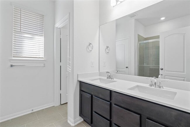 Building Photo - 18307 Sessile Oak Dr