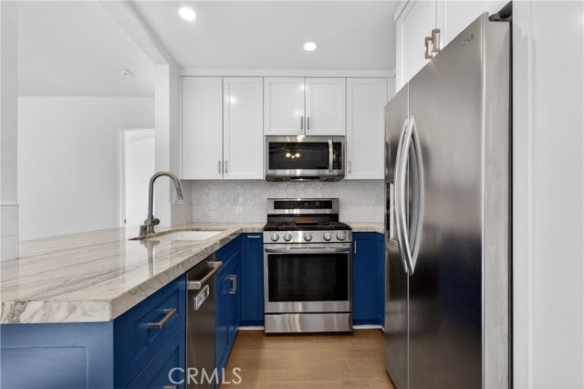 Building Photo - 60 Flor De Mar