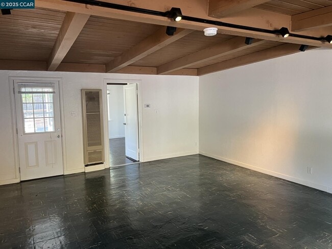 Building Photo - 760 Rosewood Dr