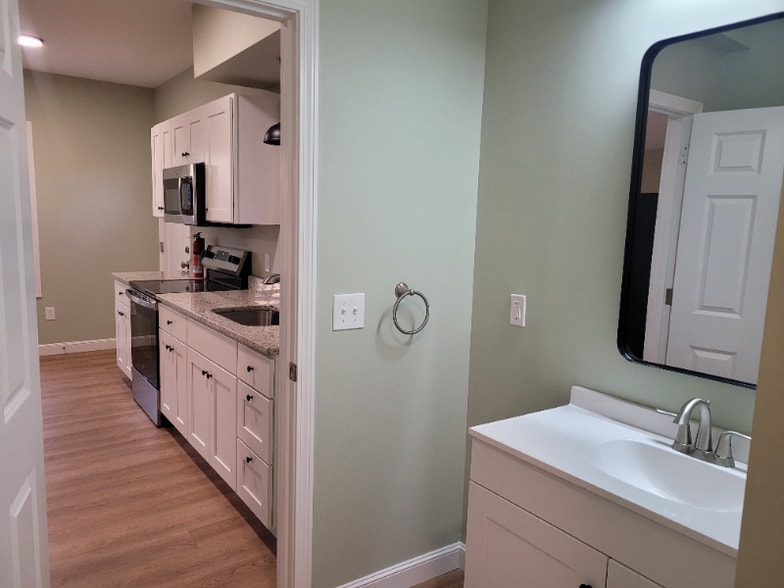 Building Photo - 13 Myrtle St