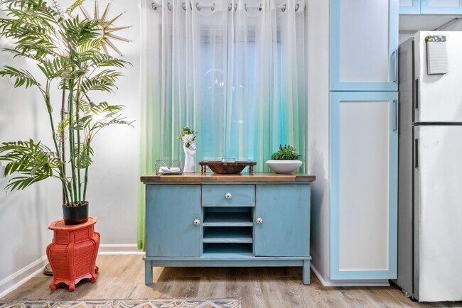 Building Photo - 3015 Old Bryan Dr